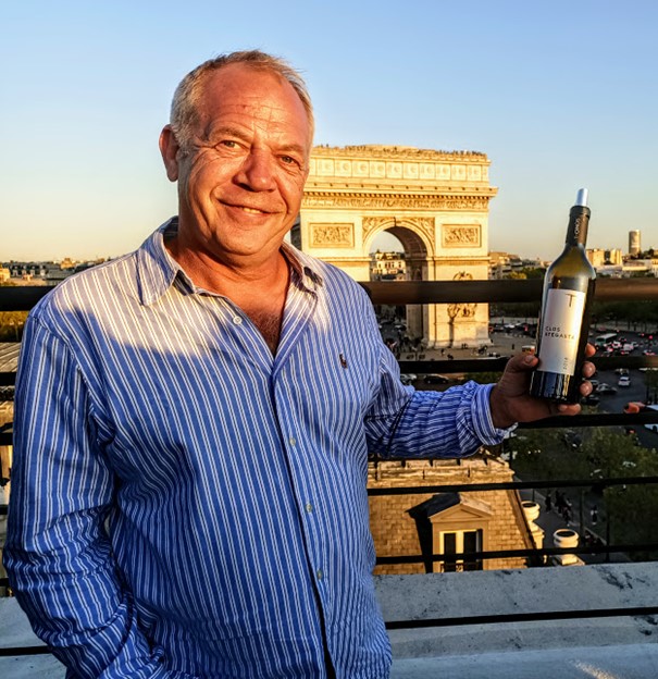 Stéphane Derenoncourt est l’œnologue du Clos Stegasta du domaine T-Oinos. Photo © FC